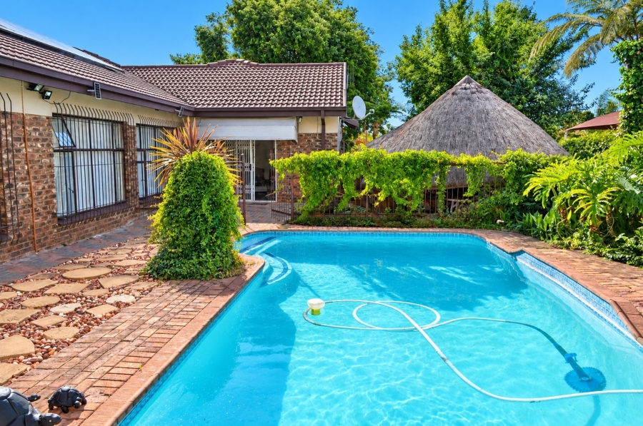 4 Bedroom Property for Sale in Wilkoppies North West